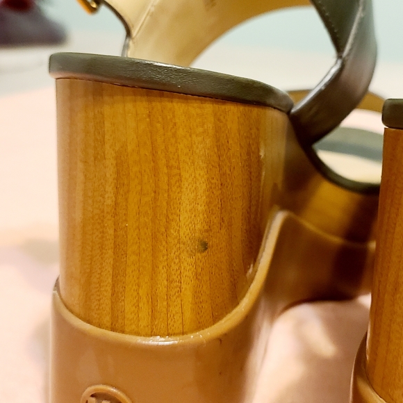 MICHAEL KORS sz 8.5 - Picture 9 of 14